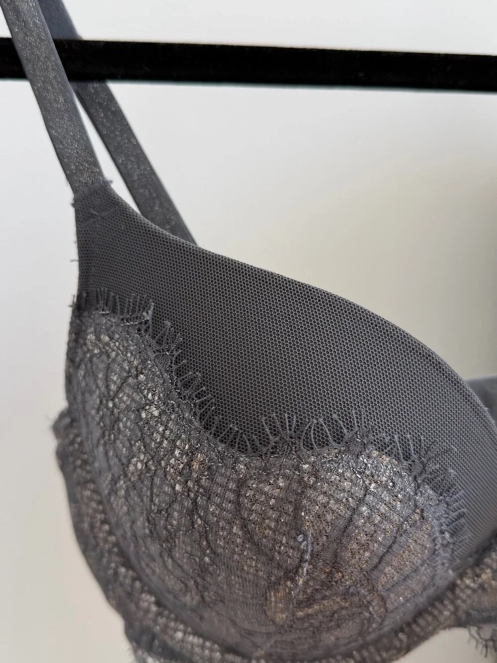 Victoria's Secret Charcoal Lace Push-Up Bra - Picture 4 of 4